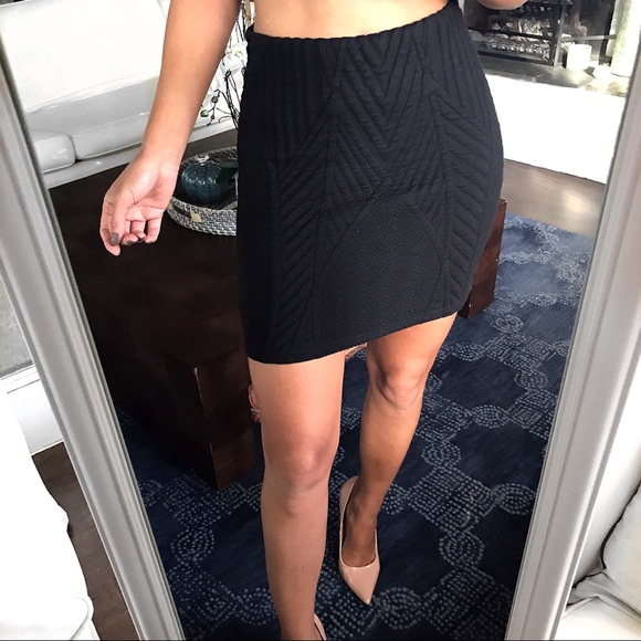 Cubus Dresses & Skirts - 🖤 BLACK MINI SKIRT !